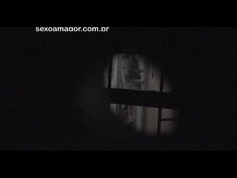 ❤️ Ξανθιά κοπέλα βιντεοσκοπήθηκε κρυφά από ηδονοβλεψία της γειτονιάς κρυμμένο πίσω από κούφια τούβλα ️ Βίντεο σεξ ❌❤